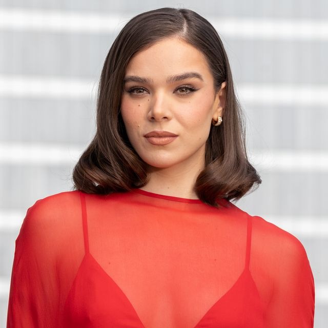 hailee-steinfeld-during-the-phot